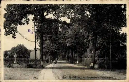 Ak Dilsen Stokkem Flandern Limburg, A. Sauwenlaan, Heldenplein