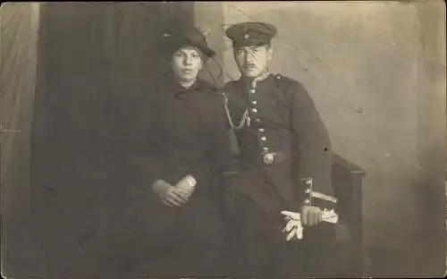 Foto Ak Prenzlau in der Uckermark, Portrait, Frau, Soldat in Uniform