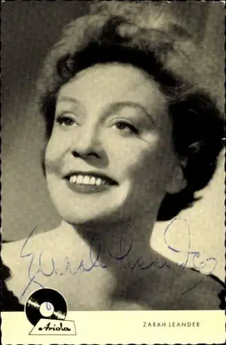 Ak Schauspielerin und Sängerin Zarah Leander, Portrait, Ariola, Autogramm