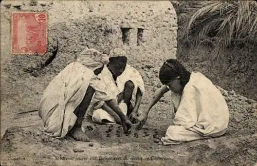 Ak Kinder spielen Dame mit Kamelknochen, Maghreb