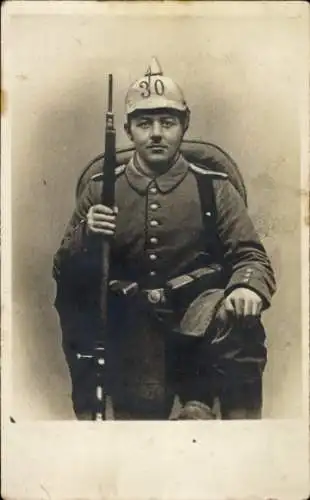 Foto Ak Deutscher Soldat in Uniform, Regiment 30, Portrait