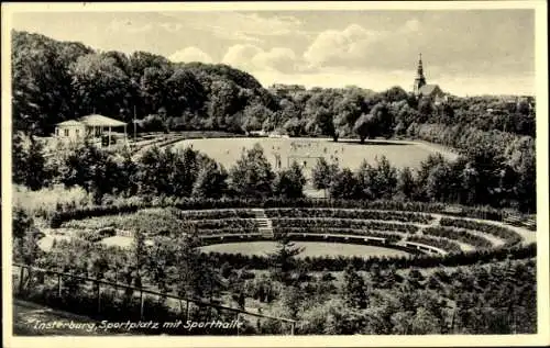 Ak Insterburg Ostpreußen, Sportplatz mit Sporthalle