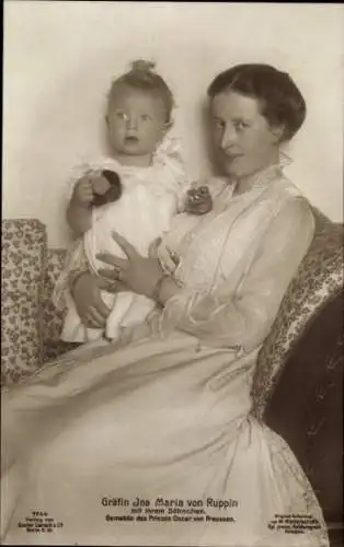Ak Gräfin Ina Maria von Ruppin, Frau von Oskar Prinz von Preußen, mit Sohn, Liersch 7744