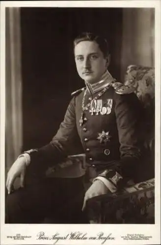 Ak August Wilhelm Prinz von Preußen, Portrait, Uniform, Orden, Liersch 3351