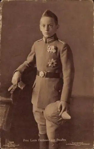 Ak Prinz Louis Ferdinand von Preußen in Uniform, Standportrait