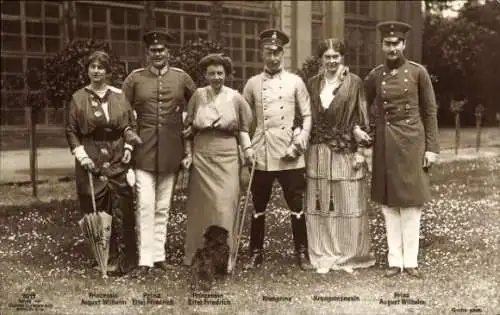 Ak Kronprinz Wilhelm v. Pr., Cecilie, August Wilh., Eitel Friedr., Alexandra Viktoria, Sophie Charl.