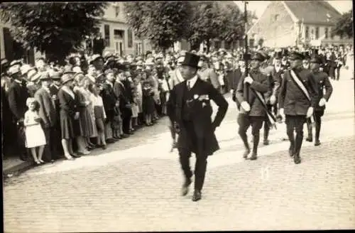 Foto Ak Krefeld am Niederrhein, Festzug