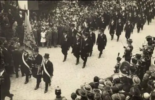 Foto Ak Krefeld am Niederrhein, Festzug, Zuschauer, Orchester