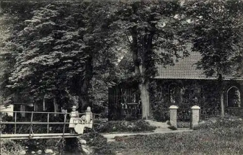 Ak Hamburg Wandsbek Altrahlstedt, bei der Kirche, Brücke, Kinder