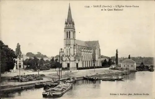 Ak Sablé sur Sarthe, Kirche Notre Dame und National Quay, Frachtkähne