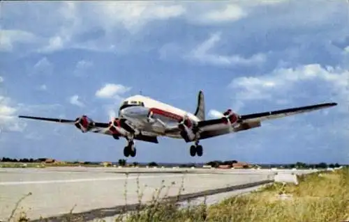 Ak Quadrimoteur Douglas DC 4, Cie Air Algérie, Passagierflugzeug, Landung