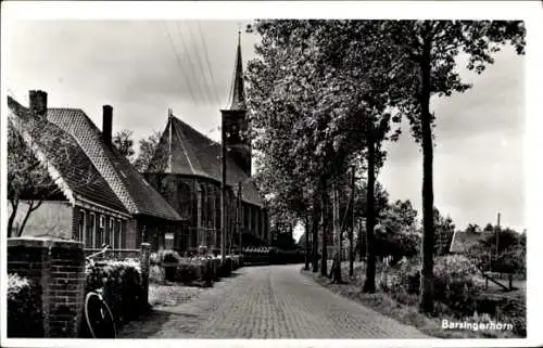 Ak Barsingerhorn Nordholland Niederlande, Straßenpartie, Kirche