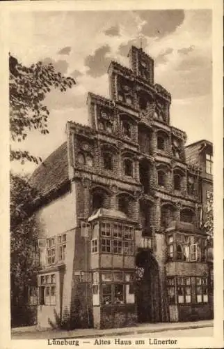 Ak Lüneburg in Niedersachsen, Altes Haus, Lünertor