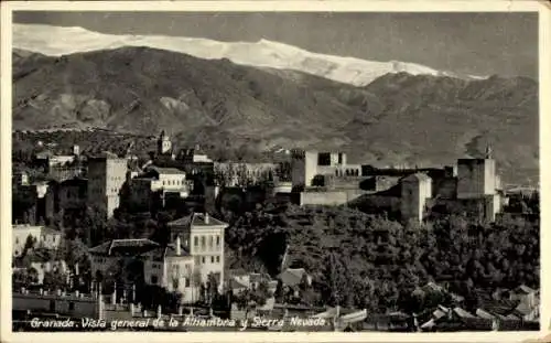 AK Granada Andalusien Spanien, Gesamtansicht der Alhambra und der Sierra Nevada