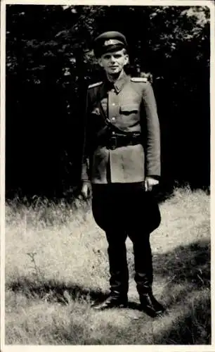 Foto Nationale Volksarmee, Soldat in Uniform, DDR, KVP-Offizier