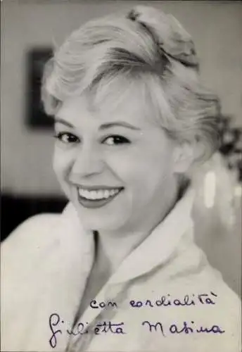 Foto Ak Schauspielerin Giulietta Masina, Portrait, Autogrammstempel