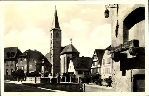 Ak Aub in Unterfranken, Marktplatz mit Pranger