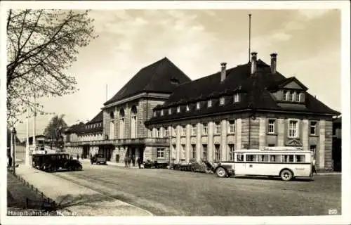 Ak Weimar Thüringen, Straßenpartie vor dem Hauptbahnhof, Bus