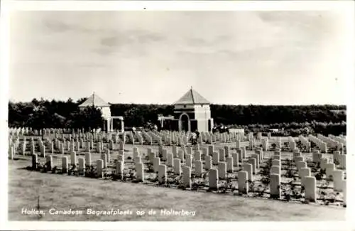 Ak Holten Overijssel Niederlande, Kanadischer Friedhof auf dem Holterberg