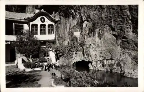 Foto Ak Mostar Bosnien Herzegowina, Quell, Fluss, Wohnhaus