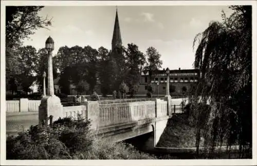 Ak Pritzwalk in der Prignitz, Hindenburgbrücke, Möbelfabrik von A. Schaade