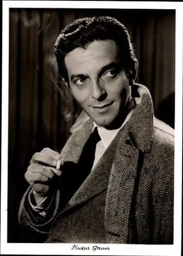 Ak Schauspieler Pinkas Braun, Portrait, Zigarette, Autogramm