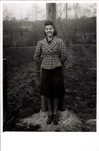 Foto Ak Pforzheim im Schwarzwald Baden Württemberg, Portrait einer jungen Frau