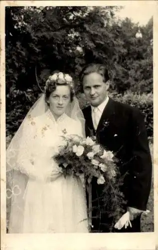 Foto Ak Pforzheim im Schwarzwald Baden Württemberg, Hochzeitspaar, Portrait