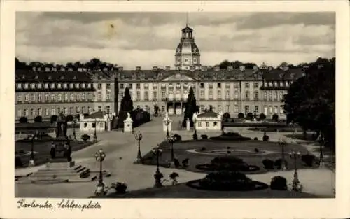 Ak Karlsruhe in Baden, Schlossplatz