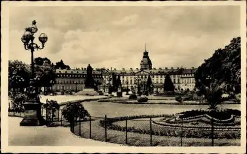 Ak Karlsruhe in Baden, Schlossplatz