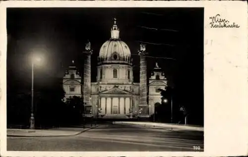 Ak Wien 4. Wieden Österreich, Karlskirche, Karlsplatz, Nachtaufnahme