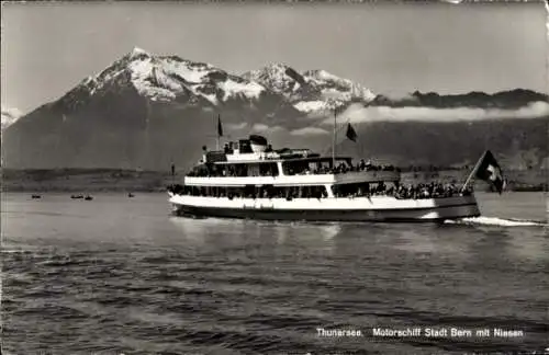 Ak Aeschi bei Spiez Kanton Bern, Niesen, Thunersee, Motorschiff Stadt Bern