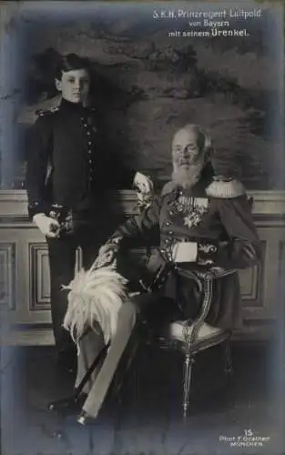 Ak Prinzregent Luitpold von Bayern mit seinem Urenkel, Uniform