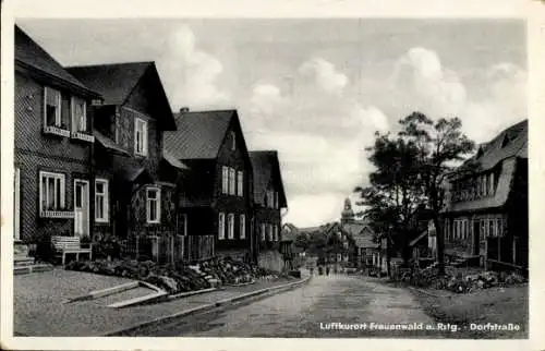 Ak Frauenwald am Rennsteig, Blick in die Dorfstraße