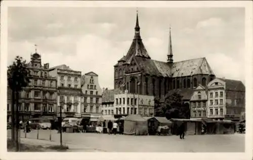 Ak Hansestadt Rostock, Markt mit Sankt Marienkirche