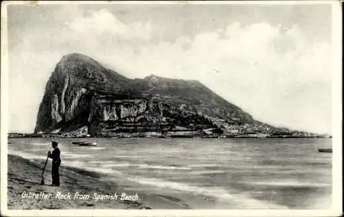 Ak Gibraltar, Blick zum Berg vom Strand aus