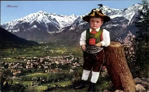 Ak Meran Merano Südtirol, Panorama, Bub in Tracht