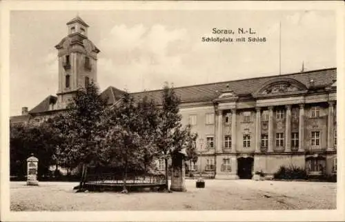 Ak Żary Sorau Ostbrandenburg, Schlossplatz mit Schloss