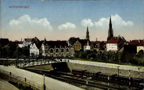 Ak Offenburg in Baden Schwarzwald, Teilansicht, Brücke, Kirche, Eisenbahn