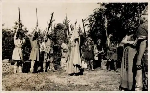 Foto Ak Ötigheim ? im Schwarzwald, Freilichtbühne, Theaterszene