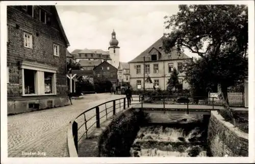 Ak Daaden im Westerwald, Sieg, Teilansicht, Brücke, Kirche