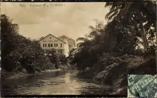 Foto Ak Medan Sumatra Indonesien, Wohnhaus, Fluss