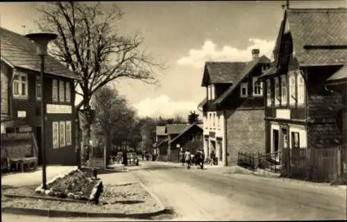 Ak Neuhaus am Rennweg Thüringen, Straßenpartie