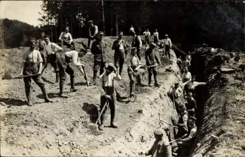 Foto Ak Deutsche Soldaten in Uniformen, Schützengraben