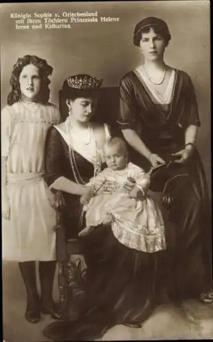 Ak Königin Sophie von Griechenland mit Ihren Töchtern Prinzessin Helene, Irene, Katharina