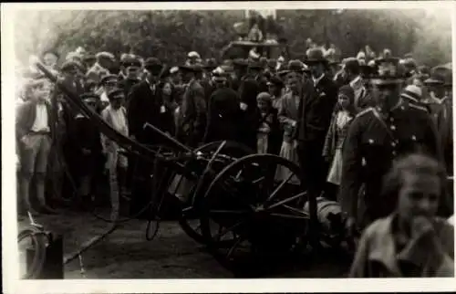 Foto Ak Hamburg Wandsbek Rahlstedt, Geschütz, Personen, Uniformen