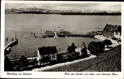 Ak Meersburg am Bodensee, Blick vom Känzle auf Hafen und Schweizer Alpen