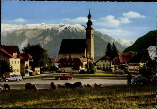 Ak Anger in Oberbayern, Dorfplatz, Kirche, Untersberg