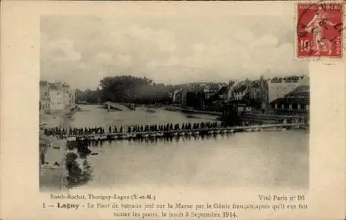 Ak Lagny Seine et Marne, Über die Marne geworfene Bootsbrücke