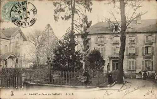 Ak Lagny Seine et Marne, Hof der Abtei